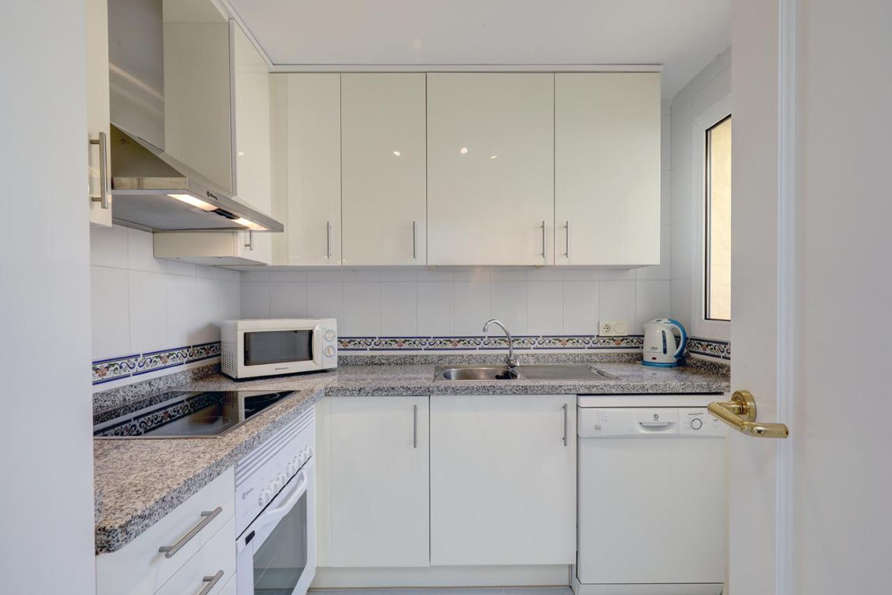 Duquesa Village Apartment - 2 Bed/2 Bath Apartment With Panoramic Sea Views マニルバ エクステリア 写真