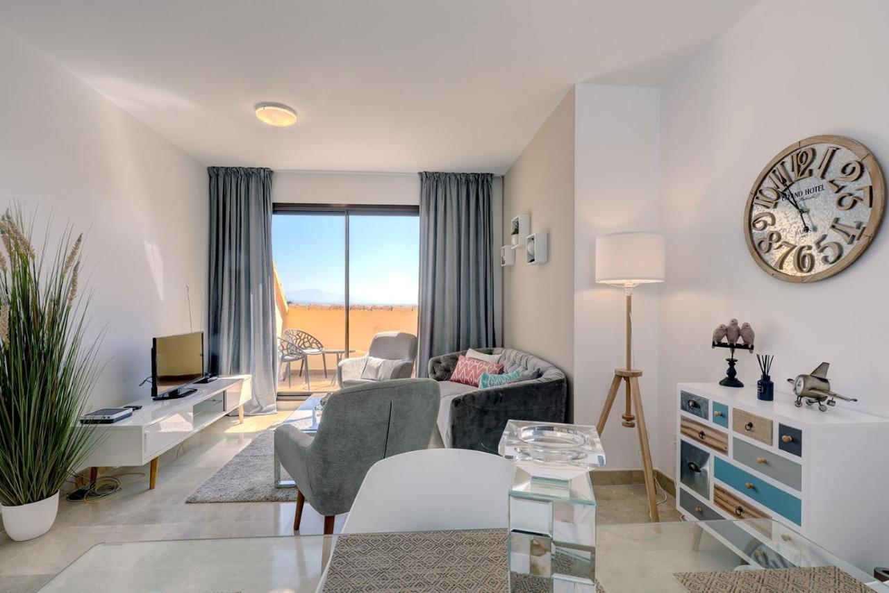 Duquesa Village Apartment - 2 Bed/2 Bath Apartment With Panoramic Sea Views マニルバ エクステリア 写真