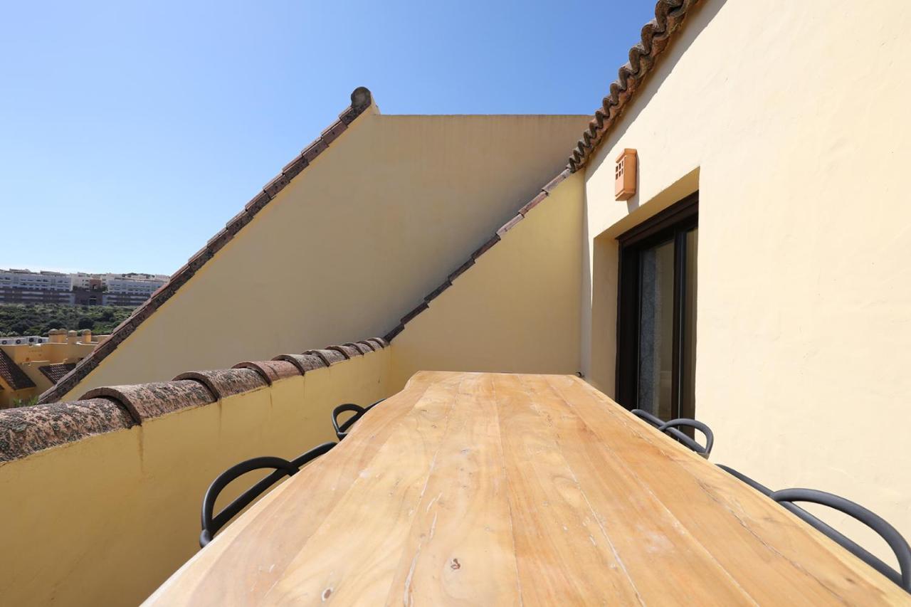 Duquesa Village Apartment - 2 Bed/2 Bath Apartment With Panoramic Sea Views マニルバ エクステリア 写真