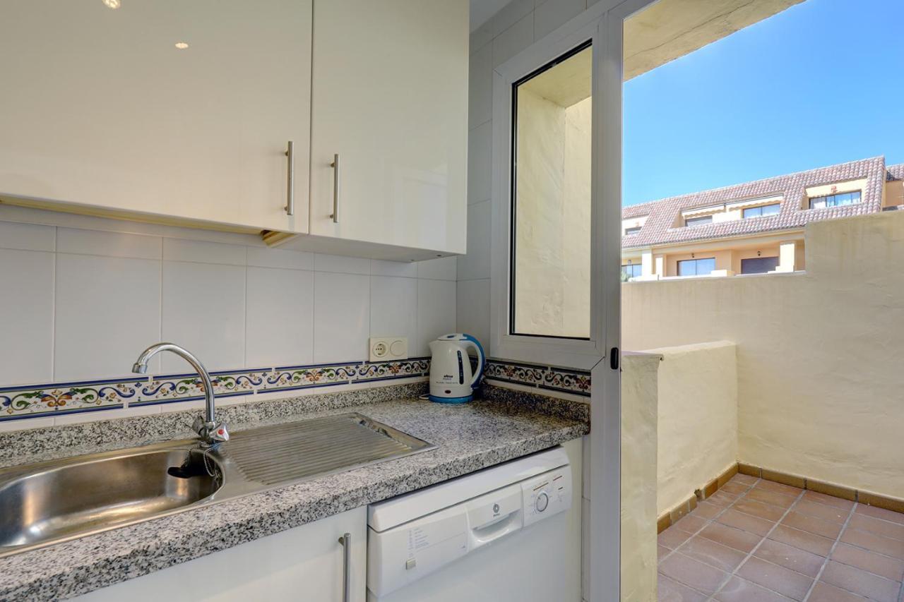 Duquesa Village Apartment - 2 Bed/2 Bath Apartment With Panoramic Sea Views マニルバ エクステリア 写真