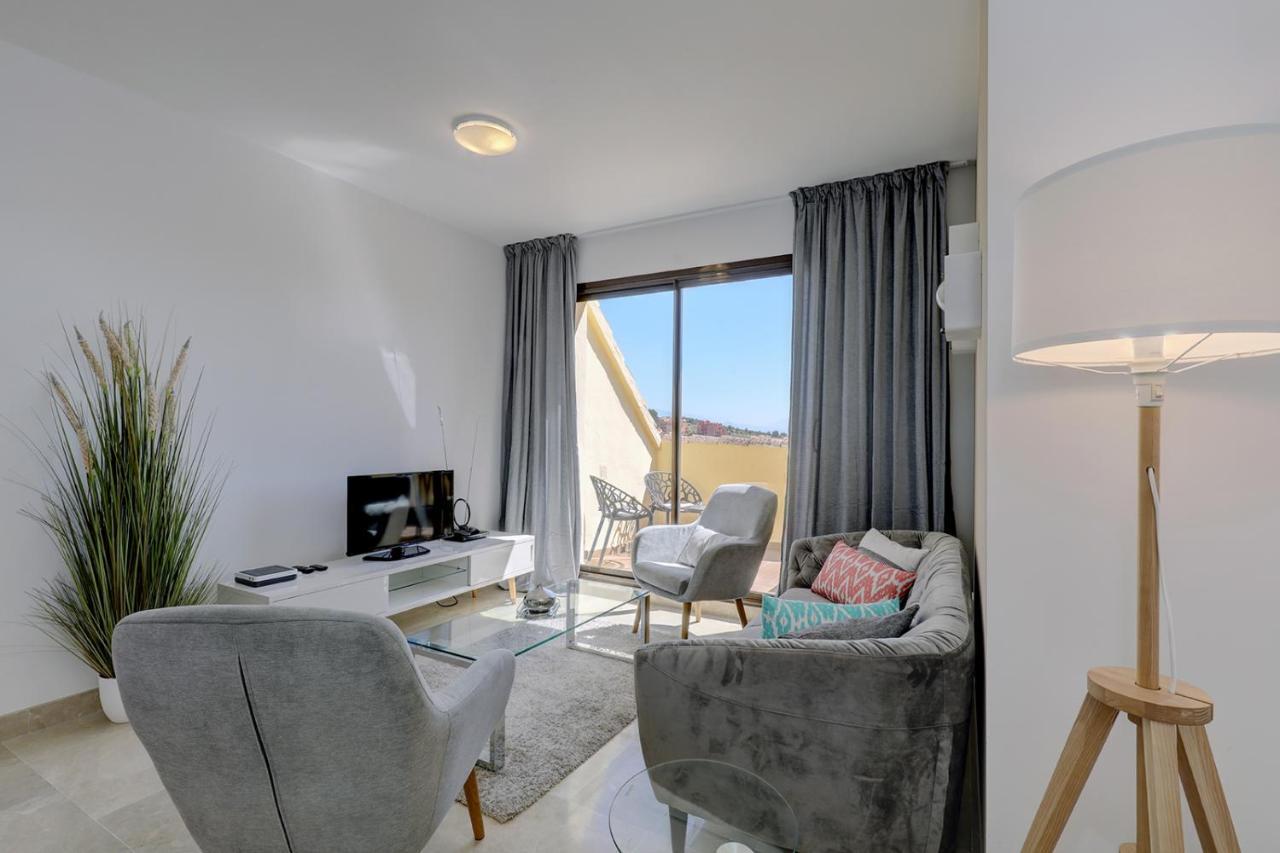 Duquesa Village Apartment - 2 Bed/2 Bath Apartment With Panoramic Sea Views マニルバ エクステリア 写真