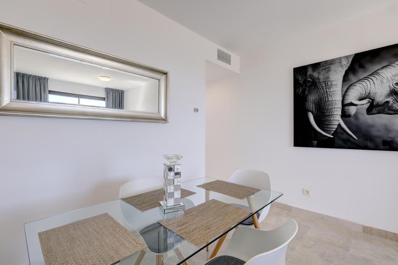 Duquesa Village Apartment - 2 Bed/2 Bath Apartment With Panoramic Sea Views マニルバ エクステリア 写真